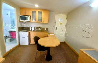 Imagem: O studio possui 1 Dormitório, 1 Banheiro, 1 Vaga na garagem