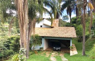 Imagem: A casa em condomínio possui 3 Dormitórios, 3 Banheiros, 4