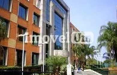 Imagem: O depósito possui 1 Vaga na garagem, 32m² de Área e está