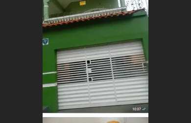 Imagem: A casa possui 4 Dormitórios, 4 Banheiros, 4 Vagas na garagem