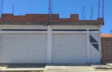 Imagem: A casa possui 1 Dormitório, 1 Banheiro, 360m² de Área e