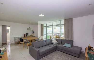 Imagem: O apartamento possui 3 Dormitórios, 2 Banheiros, 3 Vagas na