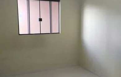 Imagem: A casa possui 2 Dormitórios, 1 Banheiro e está localizado