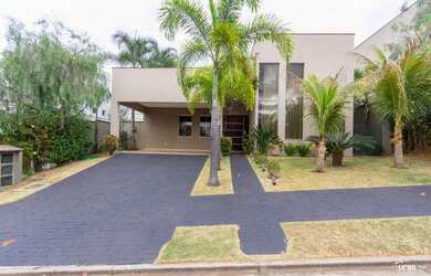 Imagem: A casa em condomínio possui 3 Dormitórios, 5 Banheiros, 2