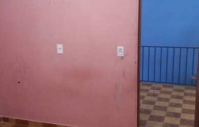 Imagem: A casa possui 2 Dormitórios, 1 Banheiro, 120m² de Área, Varanda