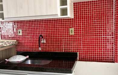 Imagem: O apartamento possui 2 Dormitórios, 1 Banheiro, 1 Vaga na garagem