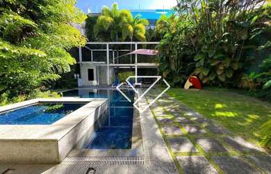 Imagem: A casa em condomínio possui 5 Dormitórios, 5 Banheiros, 5