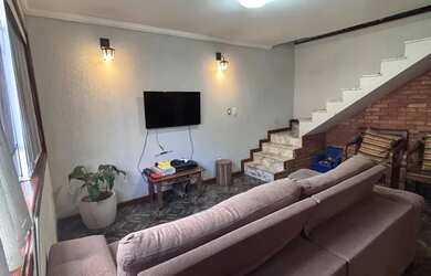 Imagem 2: Casa com Piscina 4 quartos 1 escritório e piscina