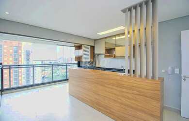 Imagem: O apartamento possui 4 Dormitórios, 2 Banheiros, 3 Vagas na