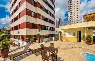 Imagem: O apartamento possui 3 Dormitórios, 1 Banheiro, 3 Vagas na