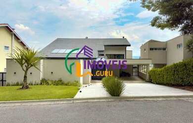 Imagem: A casa em condomínio possui 4 Dormitórios, 5 Banheiros, 5