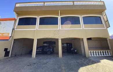 Imagem: A casa para alugar possui 3 Dormitórios, 5 Banheiros, 5 Vagas