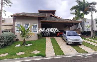 Imagem: A casa em condomínio possui 3 Dormitórios, 4 Banheiros, 4