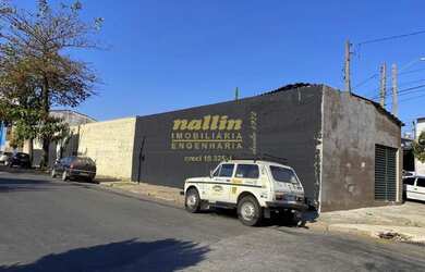 Imagem: O depósito possui 5 Vagas na garagem, 481m² de Área e está