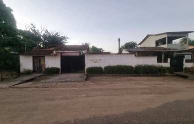 Imagem: A casa possui 2 Dormitórios, 1 Banheiro, 1.200m² de Área