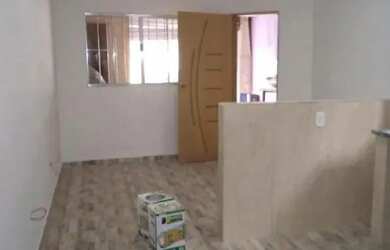 Imagem: A casa possui 2 Dormitórios, 1 Banheiro e está localizado