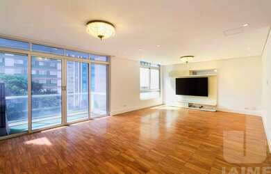 Imagem: O apartamento possui 3 Dormitórios, 5 Banheiros, 2 Vagas na