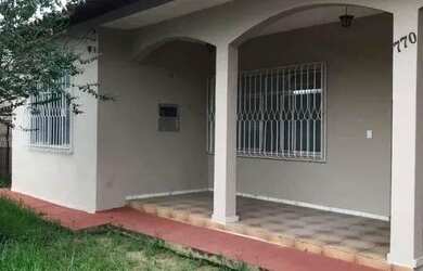 Imagem: A casa possui 2 Dormitórios, 2 Banheiros, 1 Vaga na garagem