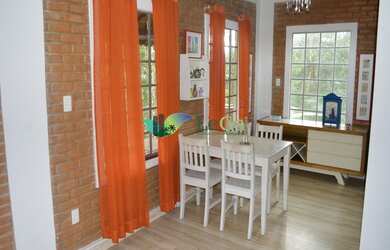 Imagem 4: Linda Casa Alto Penedo. 200m² de Área, 4 Vagas na garageme3 Dormitórios