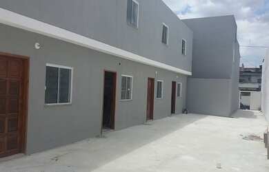 Imagem: A casa possui 2 Dormitórios, 2 Banheiros, 1 Vaga na garagem