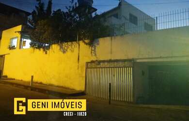 Imagem: A casa possui 5 Dormitórios, 3 Banheiros, 2 Vagas na garagem