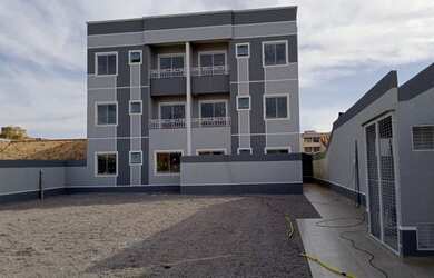 Imagem: O apartamento possui 3 Dormitórios, 1 Banheiro, 1 Vaga na garagem