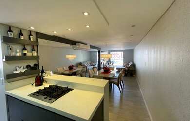 Imagem: O apartamento possui 2 Dormitórios, 2 Banheiros, 1 Vaga na