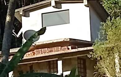 Imagem: A chácara possui 2.000m² de Área, Churrasqueira e está