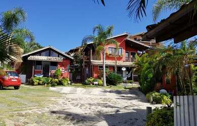 Imagem: A casa possui 1 Dormitório, 5 Banheiros, 5 Vagas na garagem