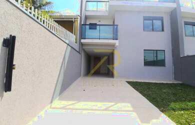 Imagem: A casa possui 3 Dormitórios, 1 Banheiro, 3 Vagas na garagem