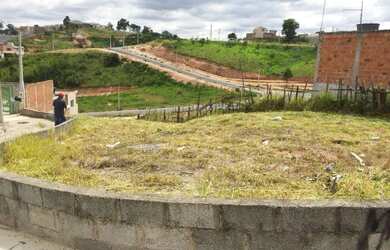 Imagem: O terreno possui 222m² de Área, Imóvel novo e está localizado