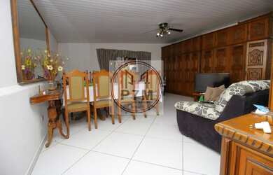 Imagem: A casa possui 5 Dormitórios, 5 Banheiros, 1 Vaga na garagem