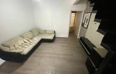 Imagem: A casa possui 2 Dormitórios, 1 Banheiro, 1 Vaga na garagem