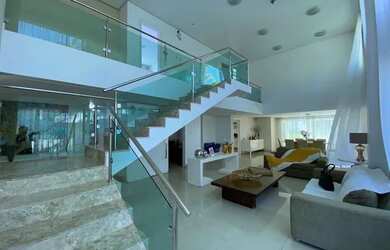 Imagem: A casa em condomínio possui 4 Dormitórios, 5 Banheiros, 4