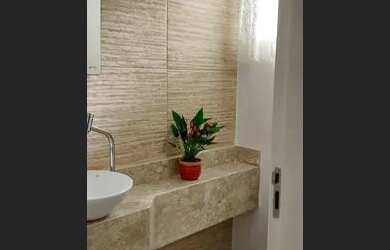 Imagem: A casa em condomínio possui 3 Dormitórios, 3 Banheiros, 2