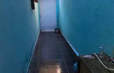 Imagem: A casa possui 1 Dormitório, 1 Banheiro e está localizado