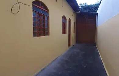 Imagem: A casa possui 1 Dormitório, 1 Banheiro, 60m² de Área e está