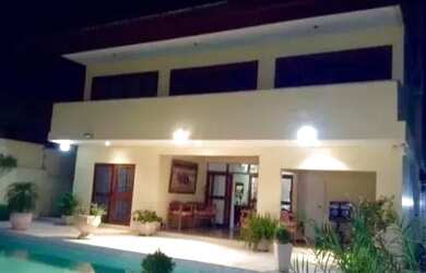 Imagem: A casa em condomínio possui 5 Dormitórios, 5 Banheiros, 5