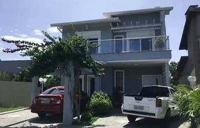 Imagem: A casa em condomínio possui 4 Dormitórios, 5 Banheiros, 273m²