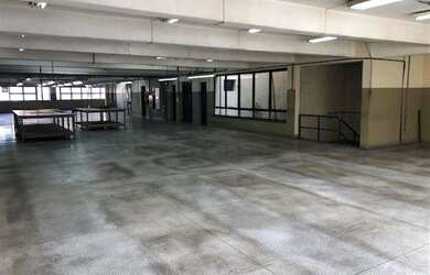 Imagem 3: Galpão/Depósito/Armazém para venda ou locação, possui 2400 metros...