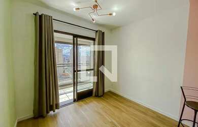 Imagem: O apartamento possui 1 Dormitório, 1 Banheiro, 1 Vaga na garagem