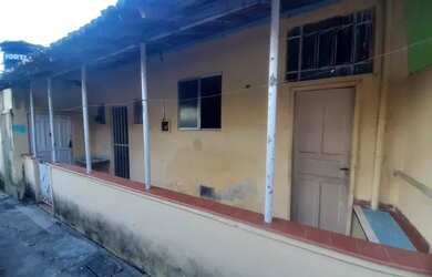 Imagem: A casa possui 2 Dormitórios, 1 Banheiro e está localizado