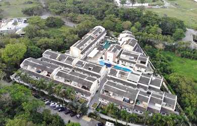 Imagem: A casa possui 3 Dormitórios, 2 Banheiros, 3 Vagas na garagem