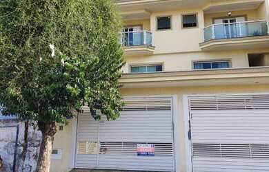 Imagem: A casa possui 3 Dormitórios, 3 Banheiros, 5 Vagas na garagem