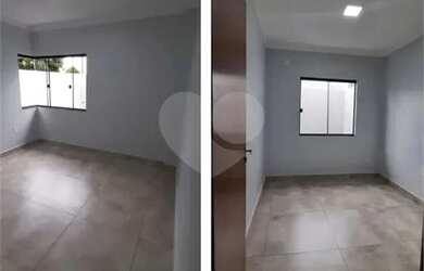 Imagem: A casa possui 3 Dormitórios, 2 Banheiros, 5 Vagas na garagem