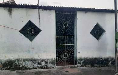 Imagem: A casa possui 2 Dormitórios, 1 Banheiro, 4 Vagas na garagem