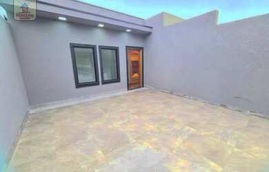 Imagem: A casa à venda possui 3 Dormitórios, 3 Banheiros, 2 Vagas