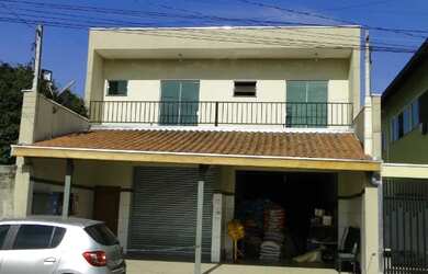 Imagem: A casa possui 3 Dormitórios, 2 Banheiros, 1 Vaga na garagem