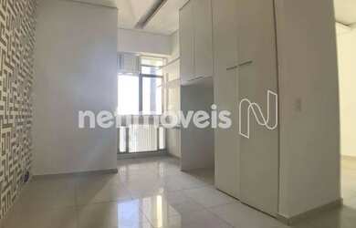 Imagem: O depósito possui 3 Vagas na garagem e 40m² de Área e está