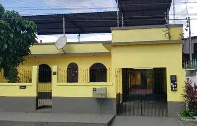 Imagem: A casa possui 5 Dormitórios, 4 Banheiros e está localizado